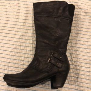 Black Heeled Boots Size 9.5 M